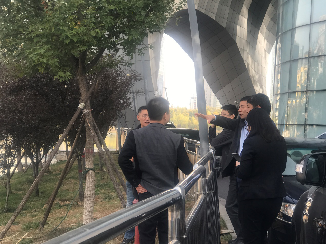 杨总考察.png