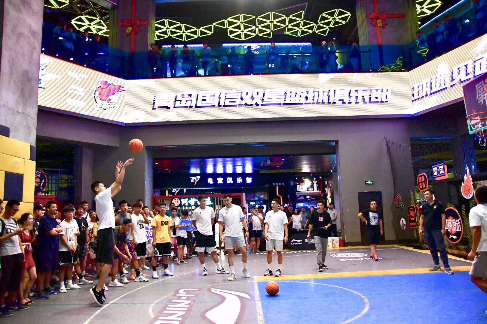 万象城球迷见面会.jpg