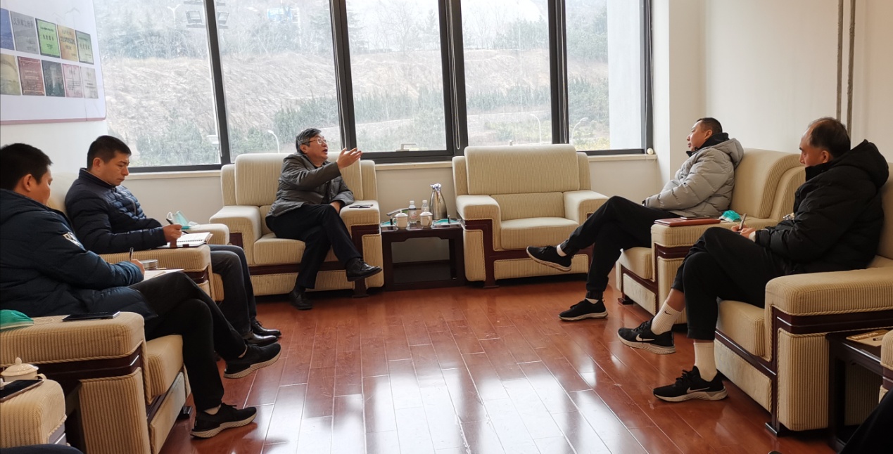 王董事长视察.jpg