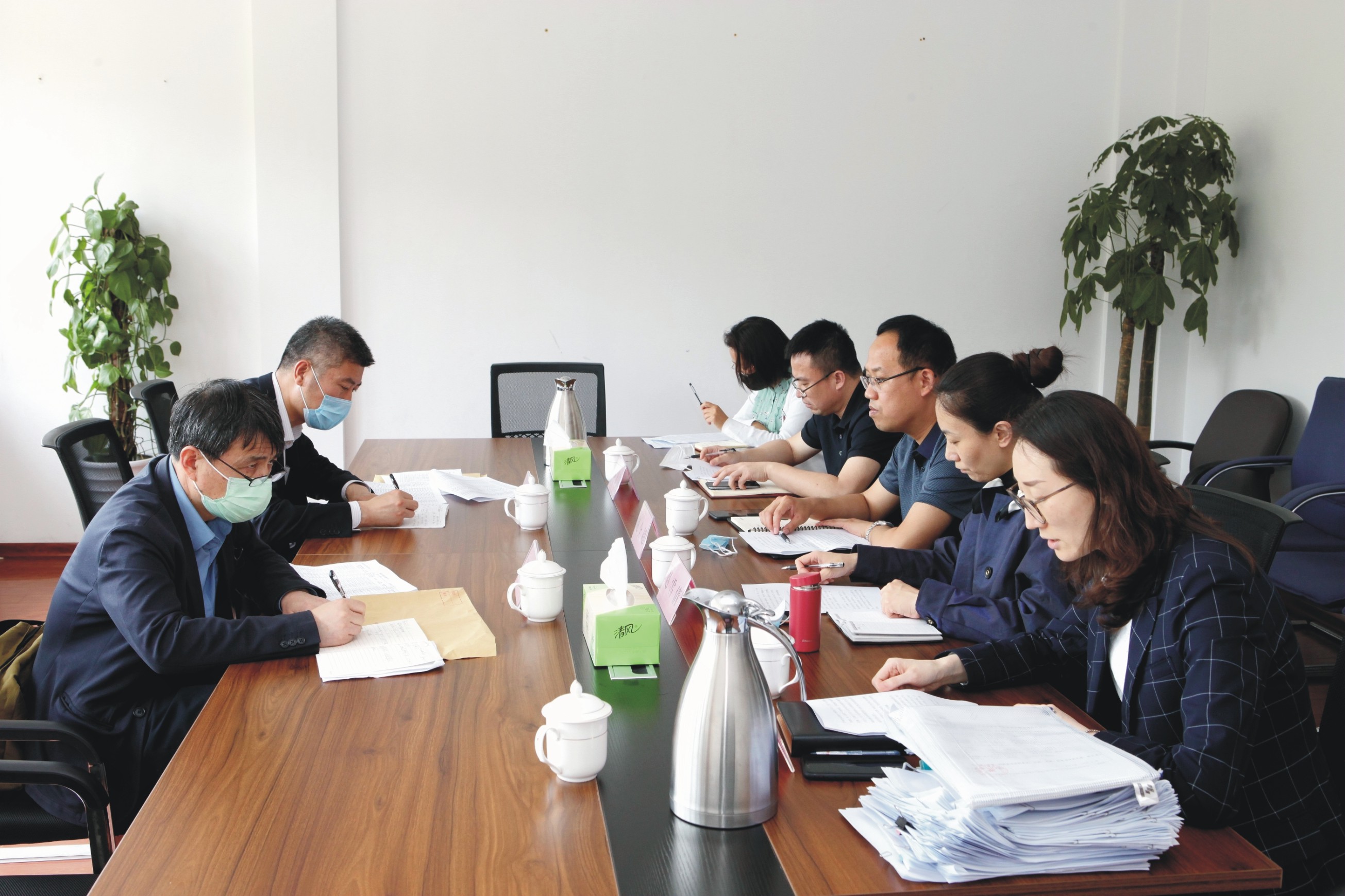 市国资委到文体公司调研检查疫情期间房租减免工作(图1)
