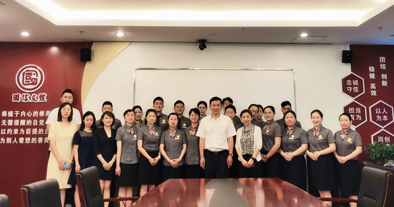 文体公司举行客服岗位星级员工授牌仪式(图1)